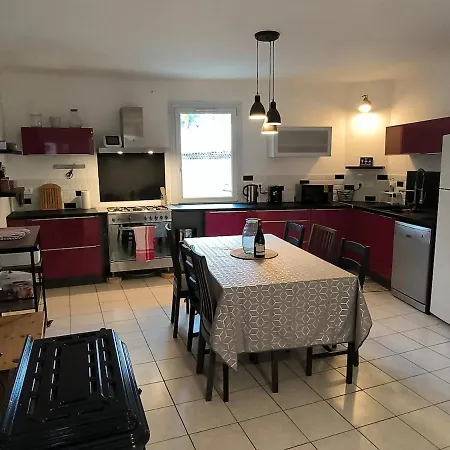 Holiday home Charmante Maison De Village Suze-la-Rousse